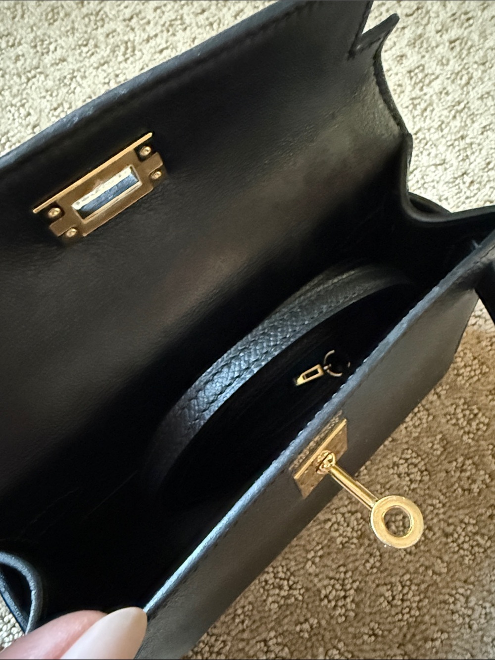 Black Leather Top-Handle Women's Bag with Gold-Tone Hardware. Mini bag - Picture 5 of 7